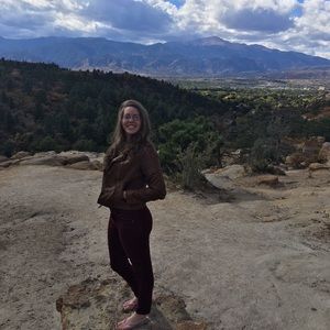 Meet your Posher, Laura